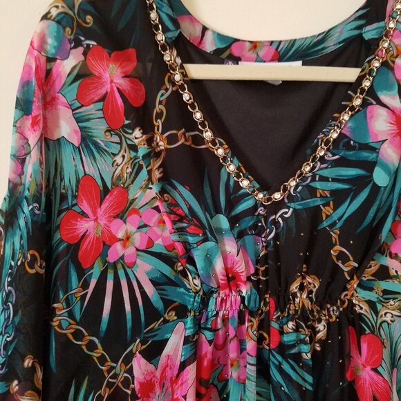 Jennifer Lopez floral top sz s made to be flowy - Picture 2 of 3